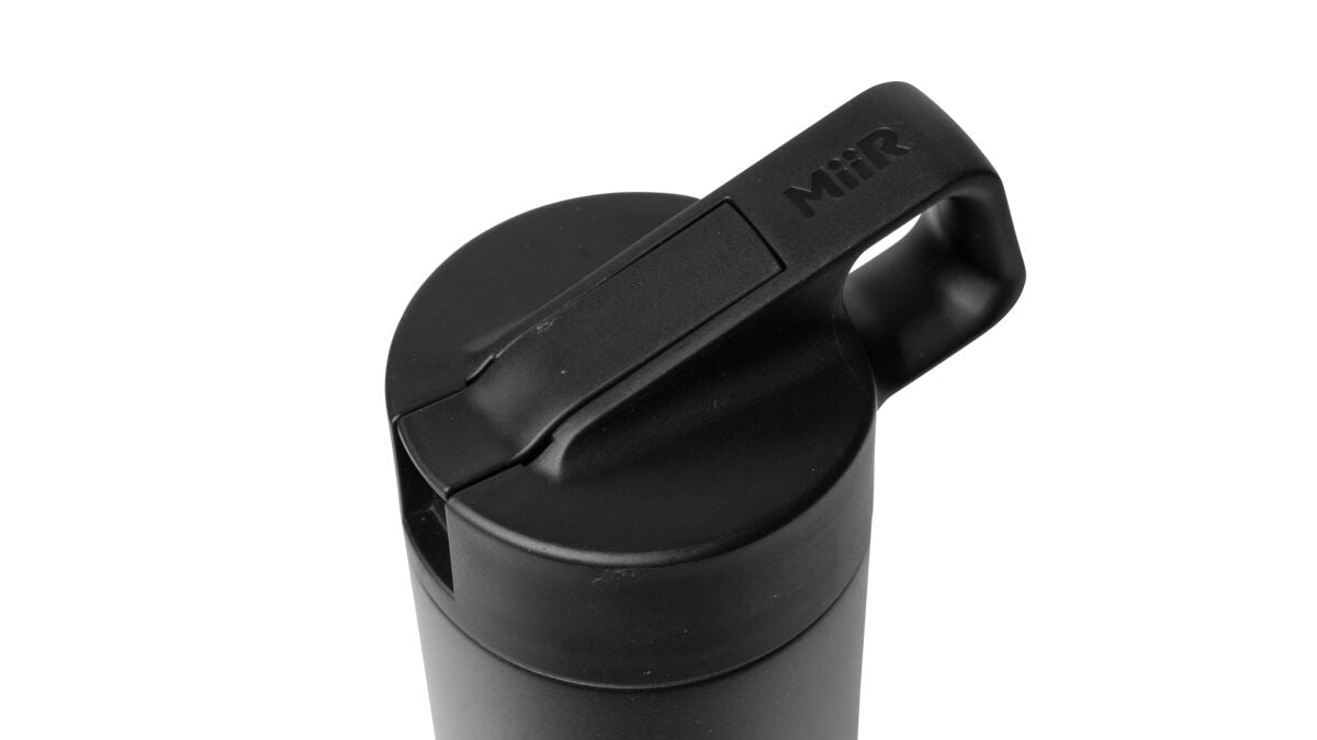 straw-bottle-o4 WebPDP-Straw_Lid_2_Black_Studio_0221_45deg_Closed__WMB1SL20002.jpg